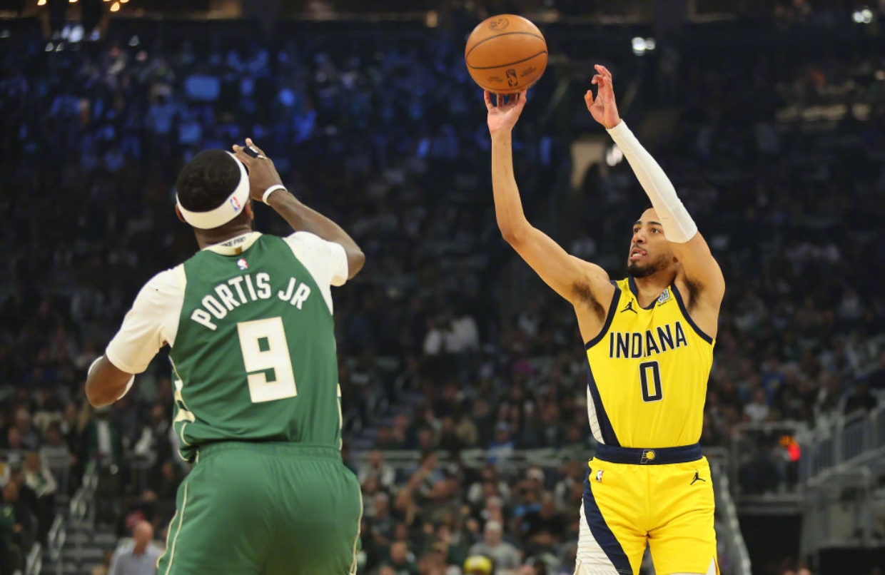 博鱼体育官网注册-关键时刻NBA季后赛焦点战；密尔沃基雄鹿门线救险；压力陡增；训练强度明显提升