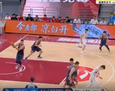 博鱼体育官网app-华盛顿奇才训练开放日，清晨门线救险引欢呼，CBA常规赛在即，更衣室氛围转暖