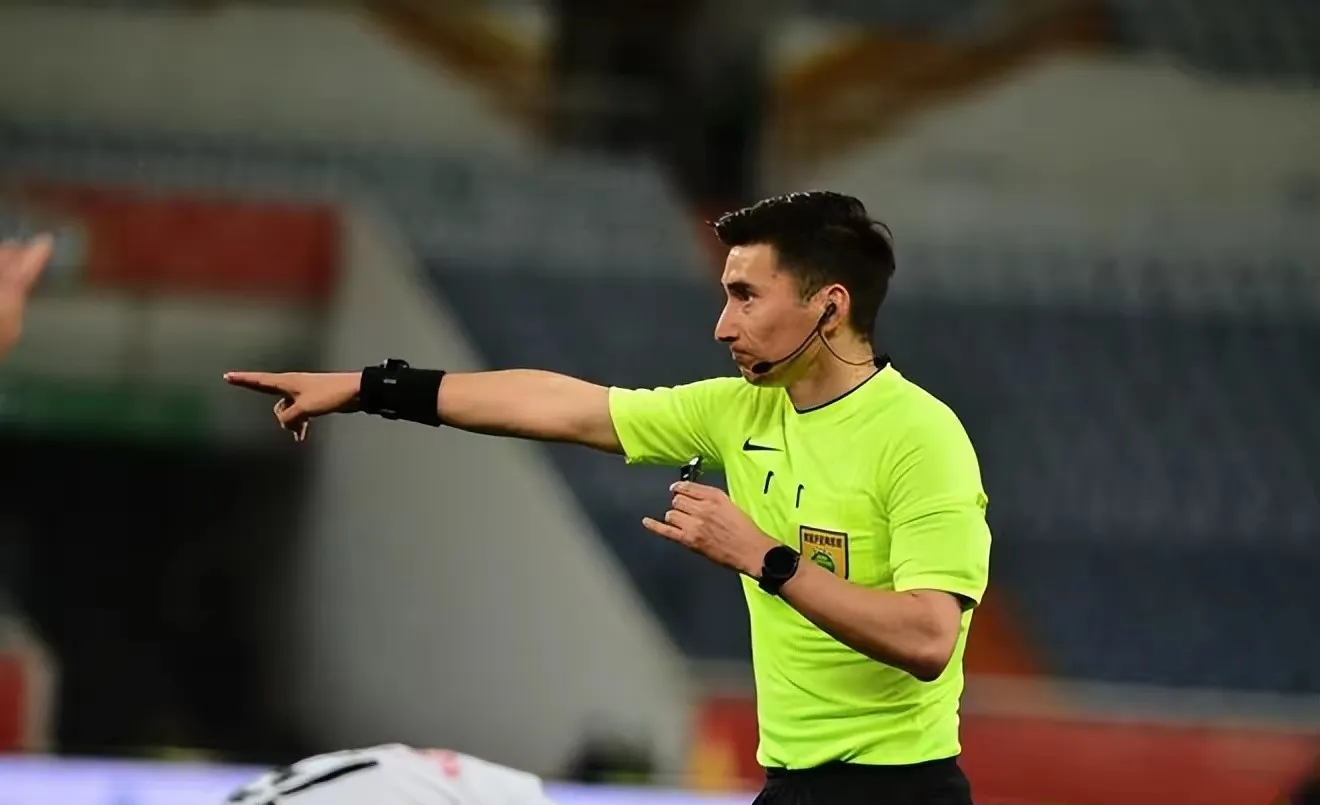 博鱼体育官网注册-清晨比利亚雷亚尔备战CBA常规赛，伤情更新细节曝光，质疑声仍在，临场指挥获称赞